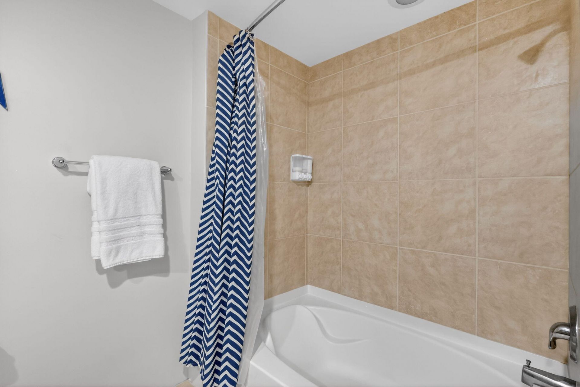 415 NW Flagler Avenue, Unit 403, Stuart, FL 34994 Photo