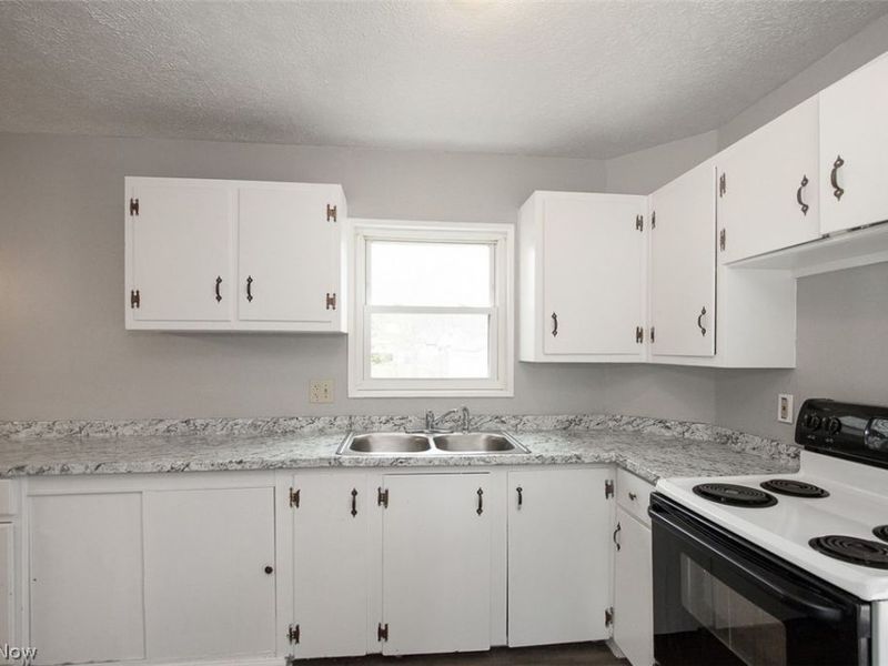 2960 Clearfield Avenue , Akron, OH 44314 Photo 11