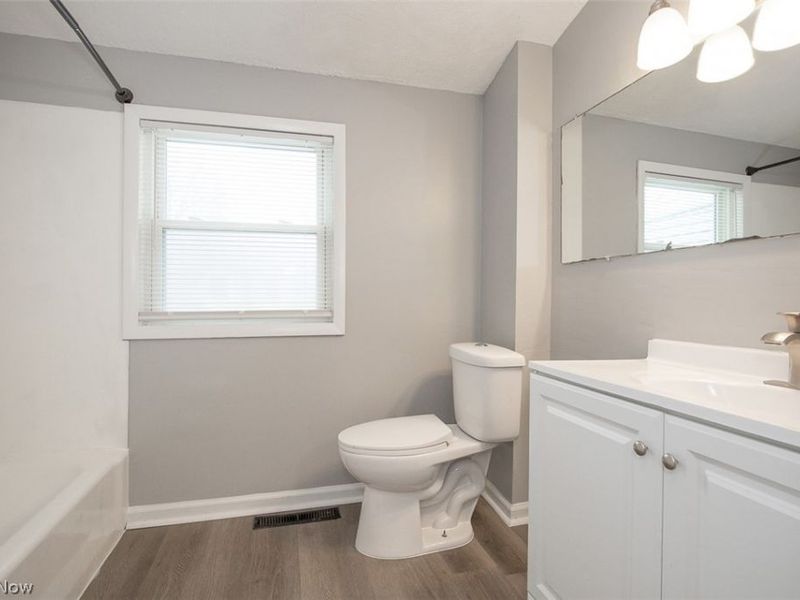 2960 Clearfield Avenue , Akron, OH 44314 Photo 13