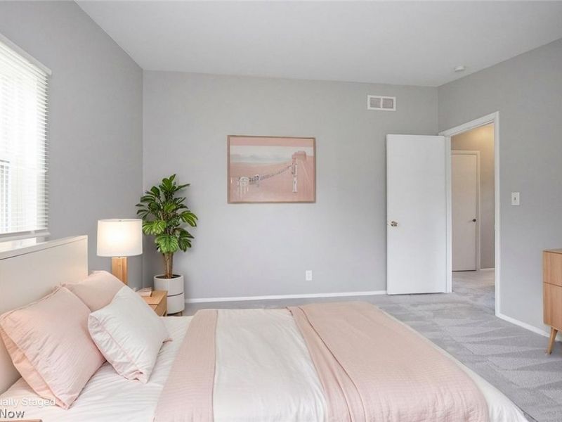 2960 Clearfield Avenue , Akron, OH 44314 Photo 8