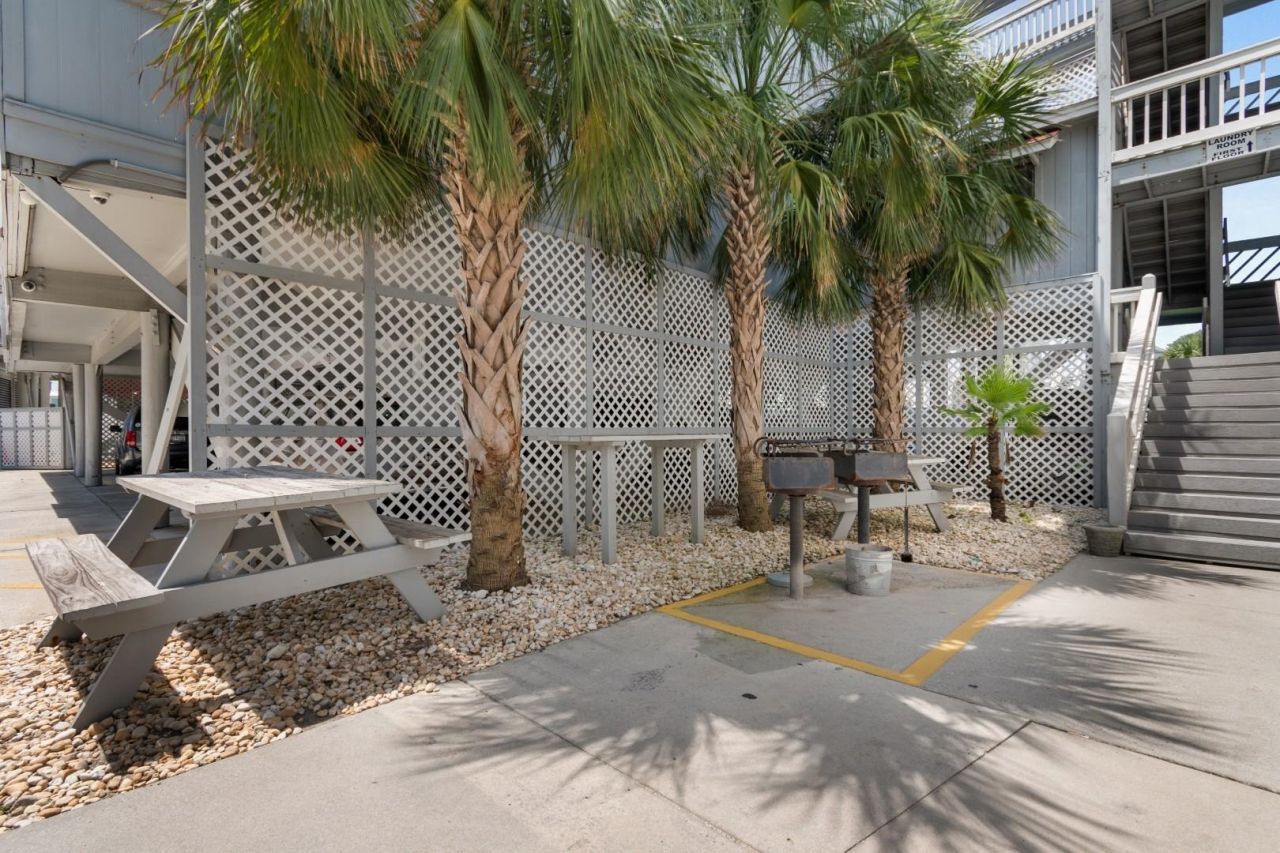 627 N Waccamaw Dr.  Photo 24