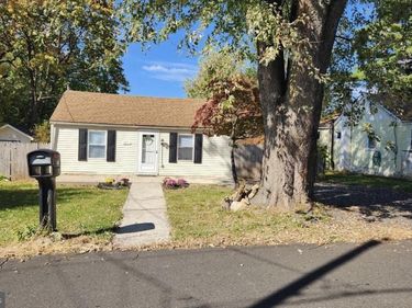 3818 HOLLYWOOD AVENUE, FEASTERVILLE TREVOSE, PA 19053