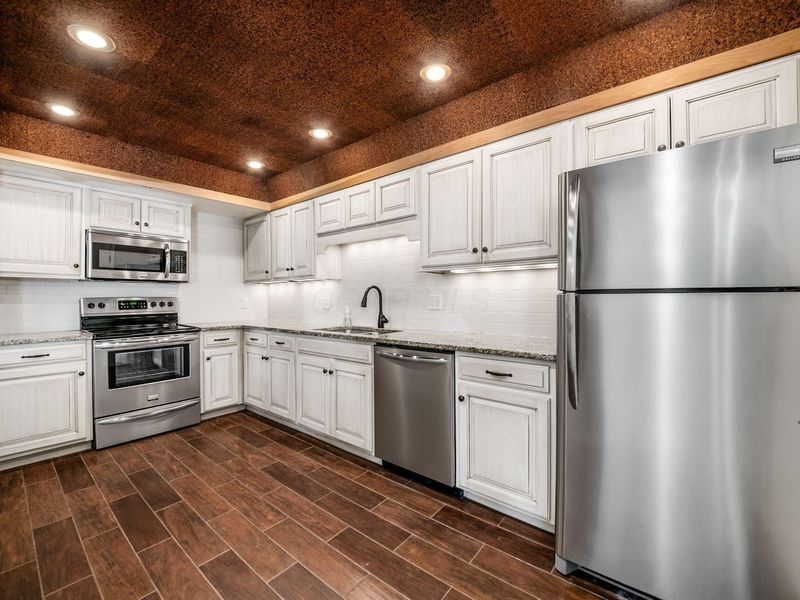 1474 Lafayette Drive , Unit B, Columbus, OH 43220 Photo 17