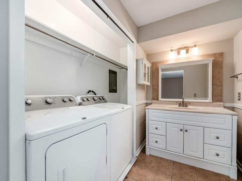 1474 Lafayette Drive , Unit B, Columbus, OH 43220 Photo 32