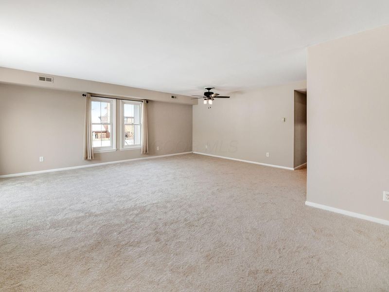 1474 Lafayette Drive , Unit B, Columbus, OH 43220 Photo 8