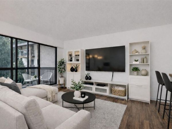 1005 McKenzie Ave, Unit 302, Saanich, BC V8X 4A9