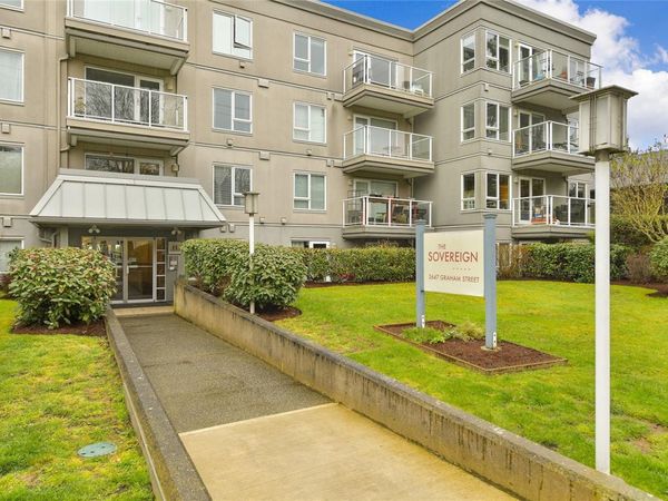 2647 Graham St, Unit 202, Victoria, BC V8T 3Y8