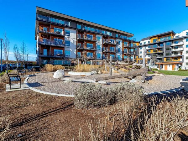 2500 Hackett Cres, Unit 307, Central Saanich, BC V8M 0C1