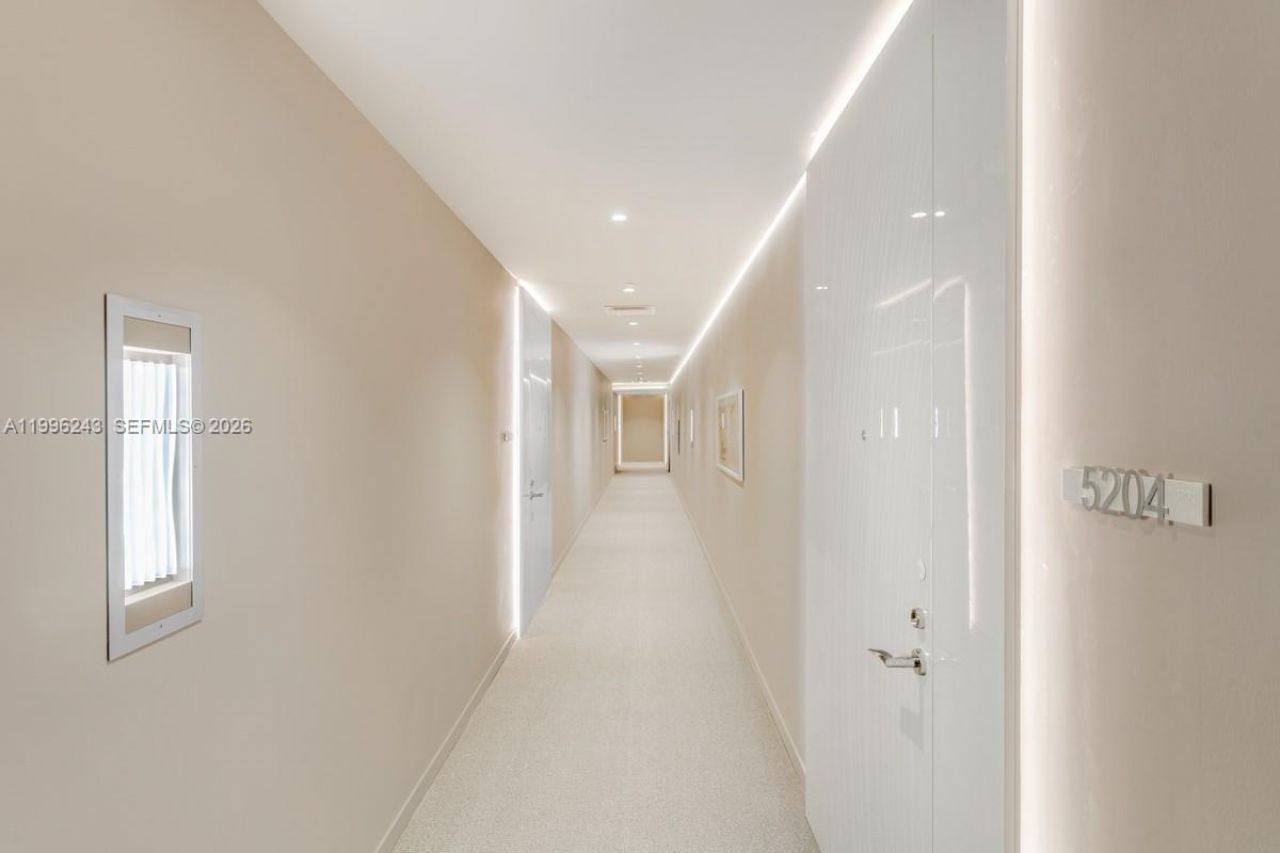 1000 Brickell Plaza, Unit 2701, Miami, FL 33131 Photo