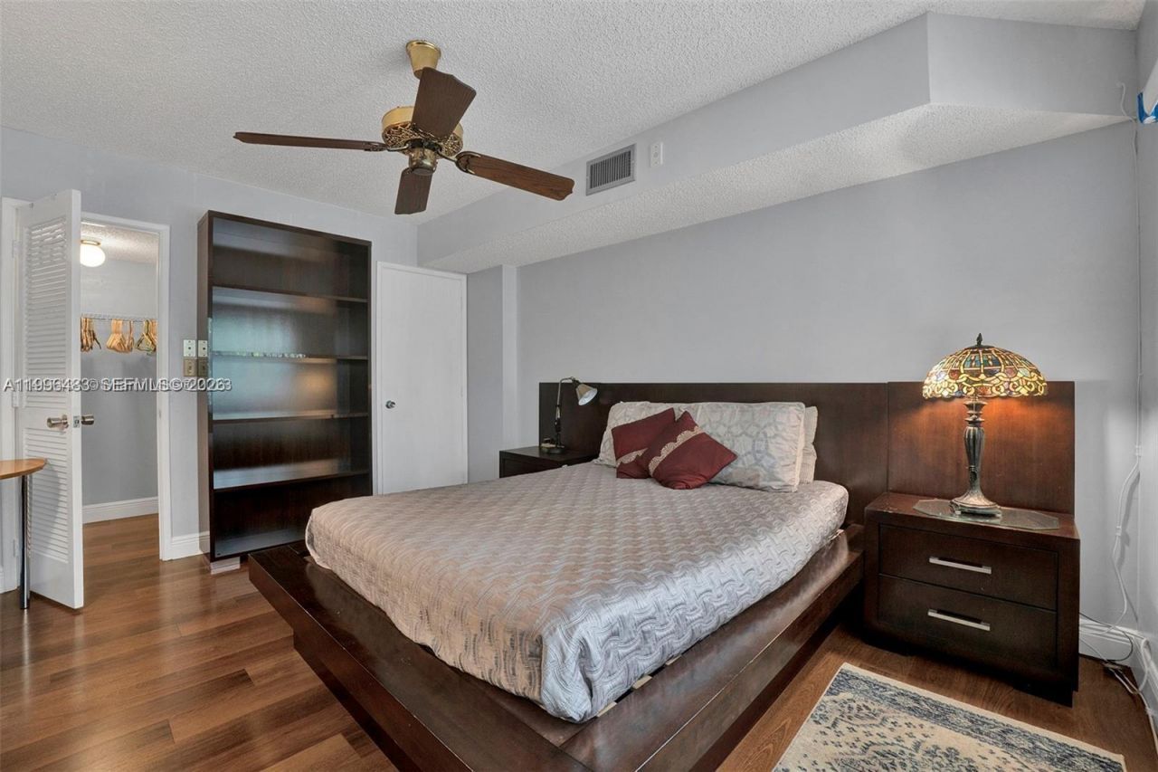 3970 Oaks Clubhouse Dr , Unit 302, Pompano Beach, FL 33069 Photo