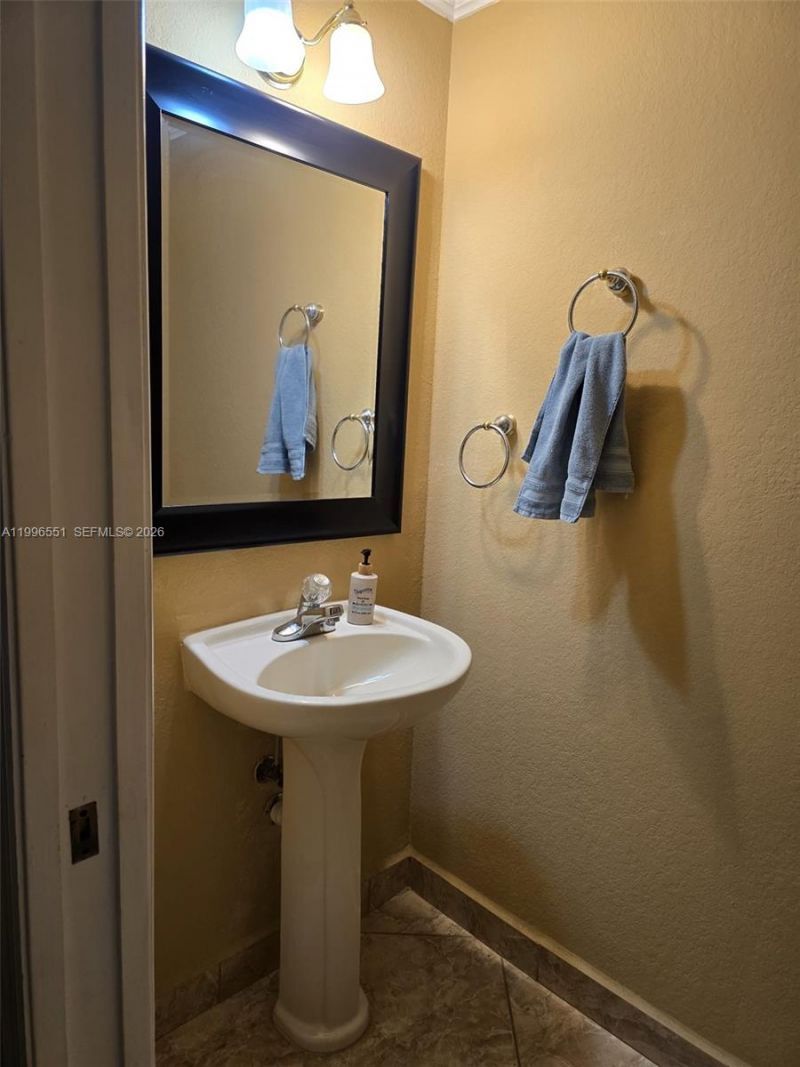 8956 W Flagler St, Unit 206, Miami, FL 33174 Photo