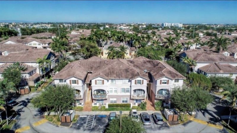 8956 W Flagler St, Unit 206, Miami, FL 33174 Photo