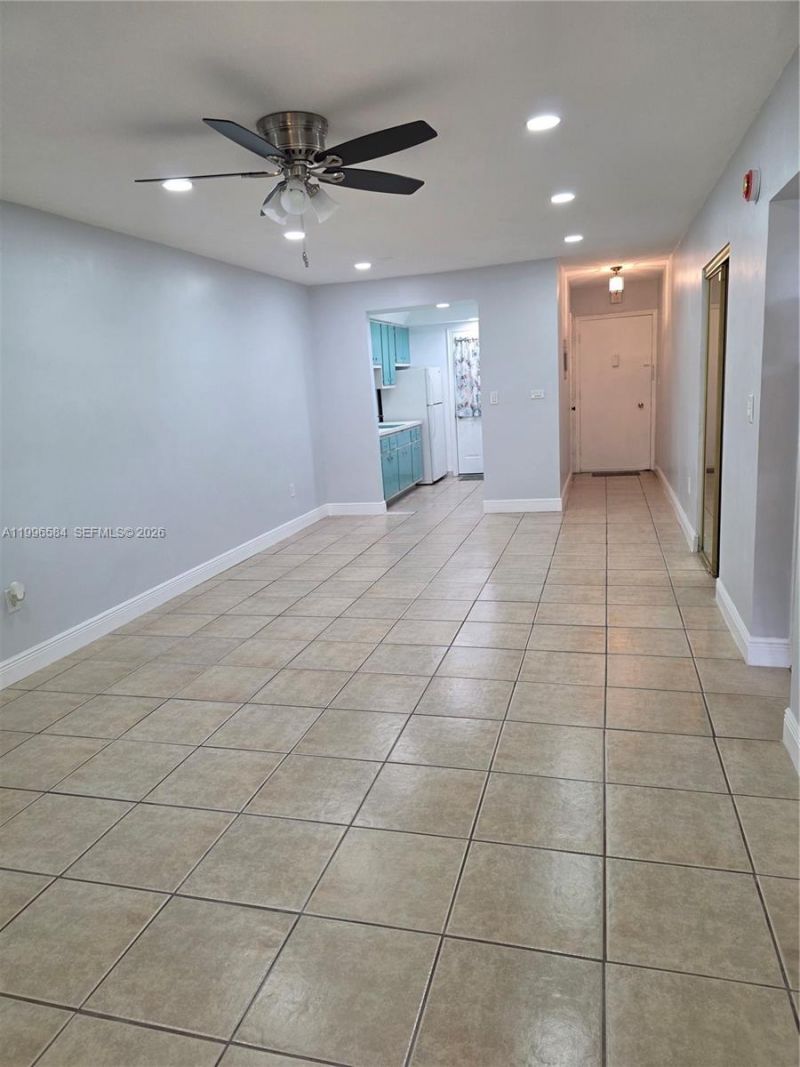 300 NE 191st St, Unit 218, Miami, FL 33179 Photo