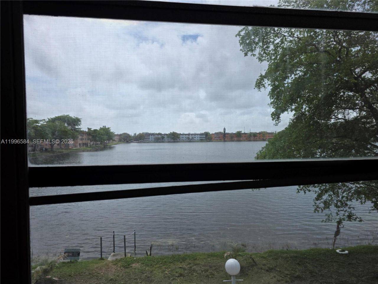 300 NE 191st St, Unit 218, Miami, FL 33179 Photo