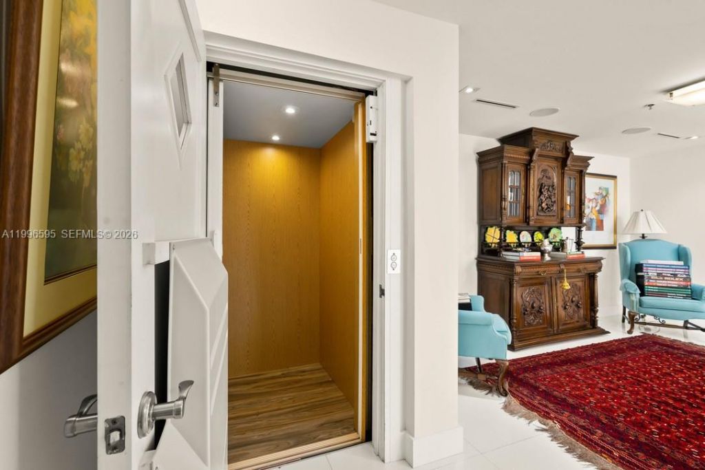 1000 Venetian Way , Unit 105, Miami, FL 33139 Photo