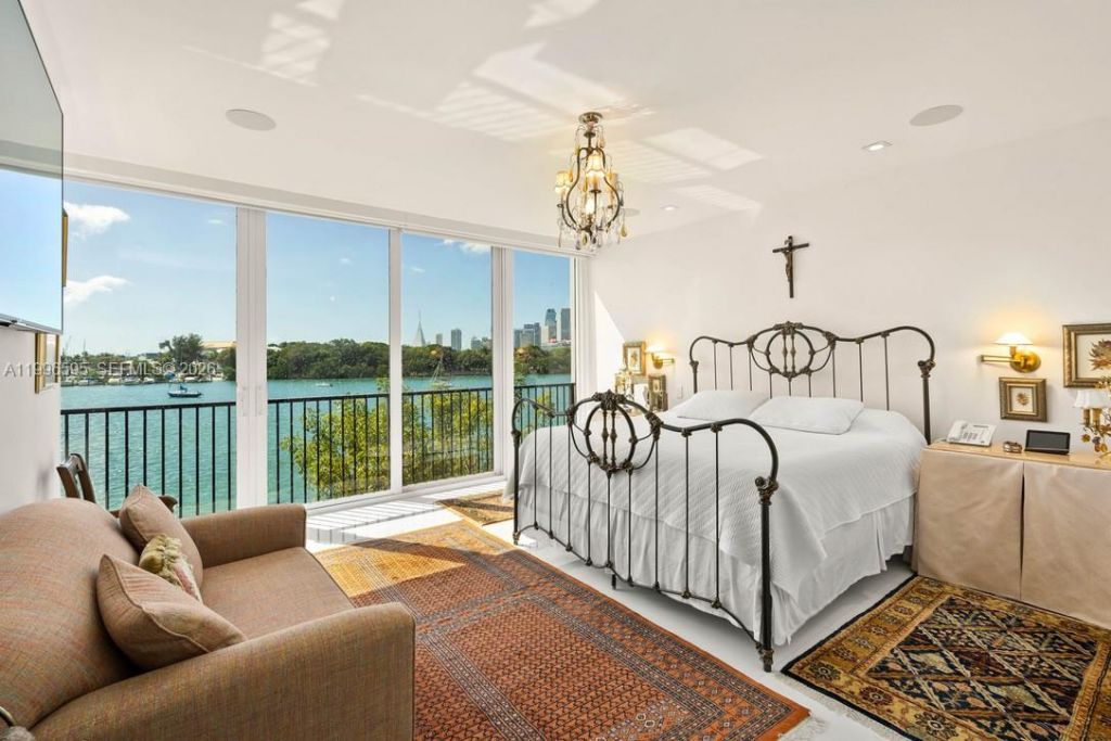 1000 Venetian Way , Unit 105, Miami, FL 33139 Photo