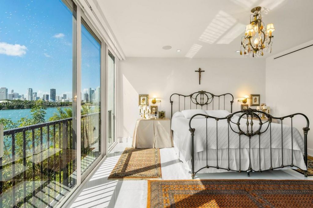 1000 Venetian Way , Unit 105, Miami, FL 33139 Photo