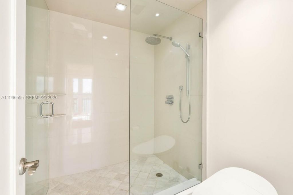 1000 Venetian Way , Unit 105, Miami, FL 33139 Photo