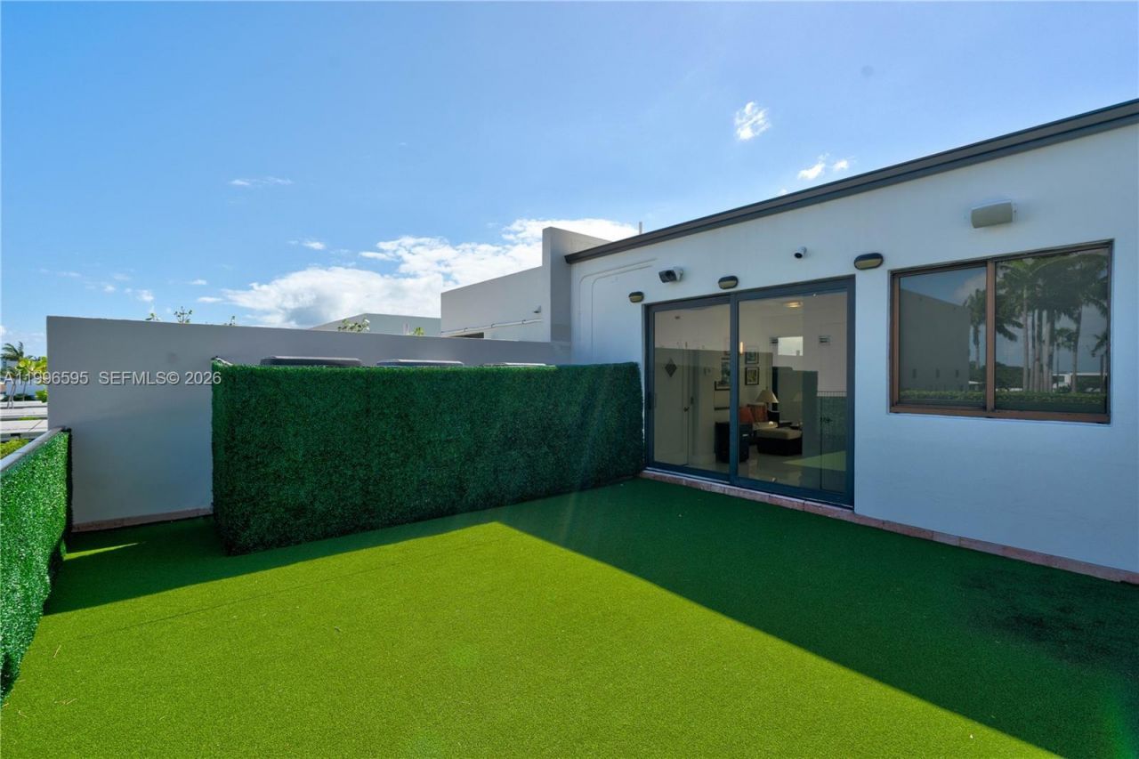 1000 Venetian Way , Unit 105, Miami, FL 33139 Photo