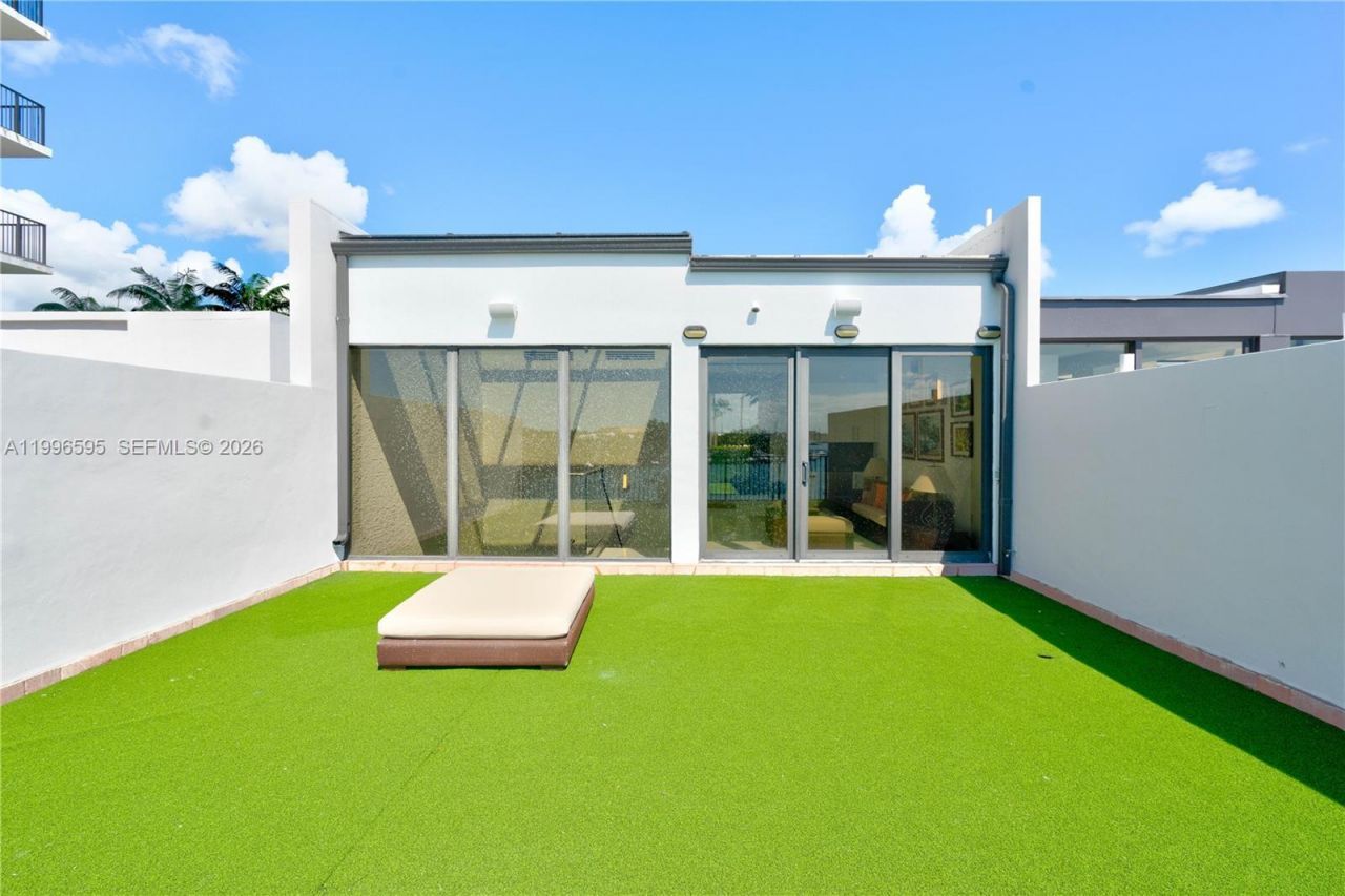 1000 Venetian Way , Unit 105, Miami, FL 33139 Photo