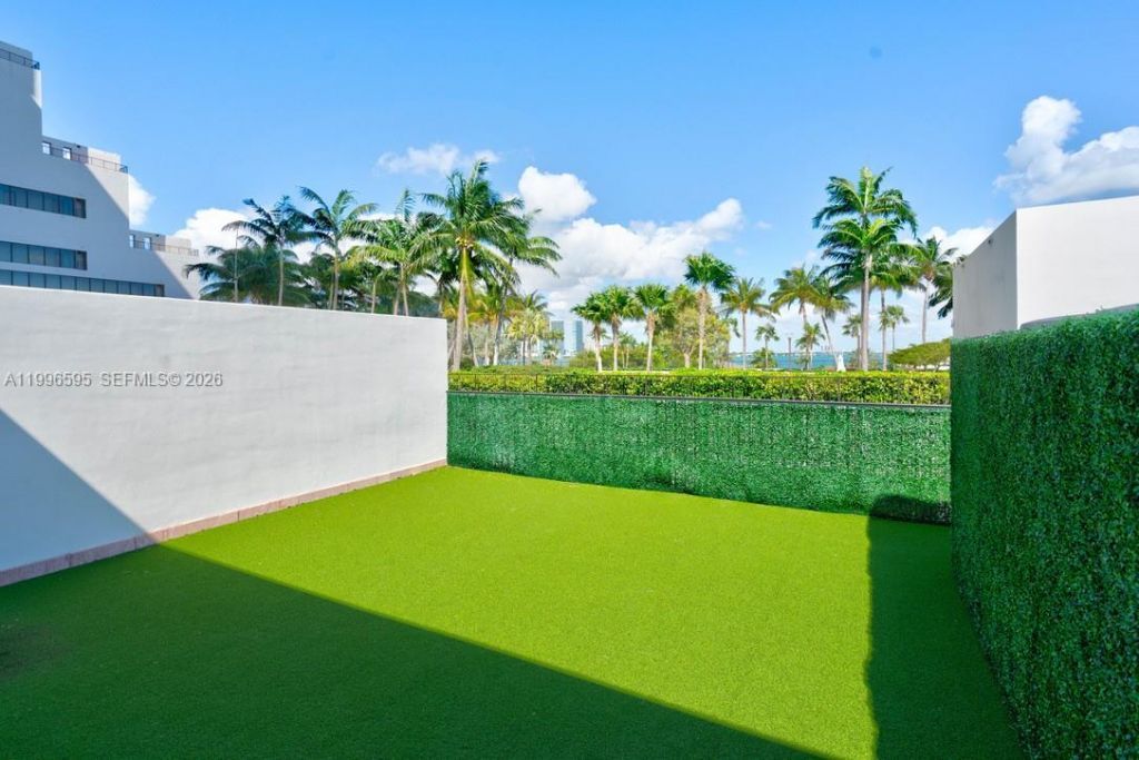 1000 Venetian Way , Unit 105, Miami, FL 33139 Photo