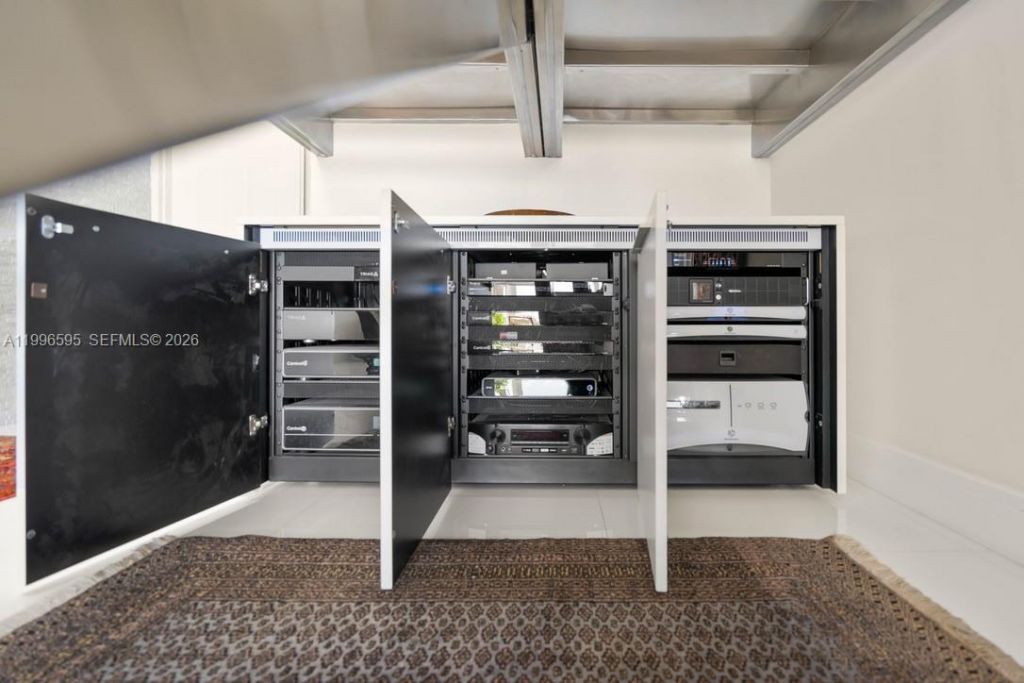 1000 Venetian Way , Unit 105, Miami, FL 33139 Photo