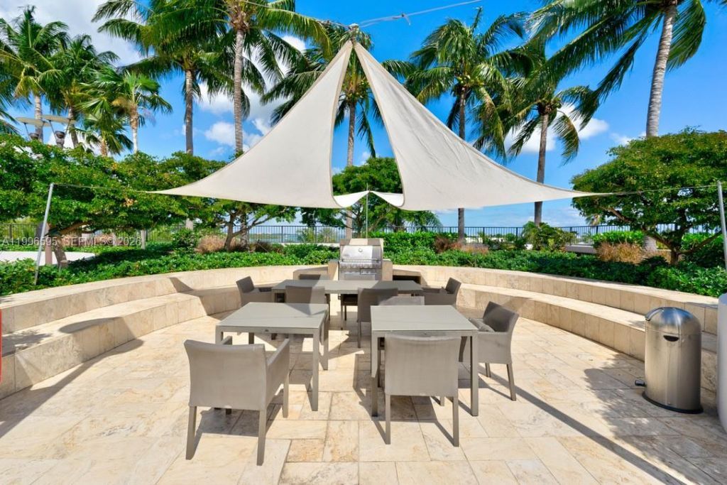 1000 Venetian Way , Unit 105, Miami, FL 33139 Photo