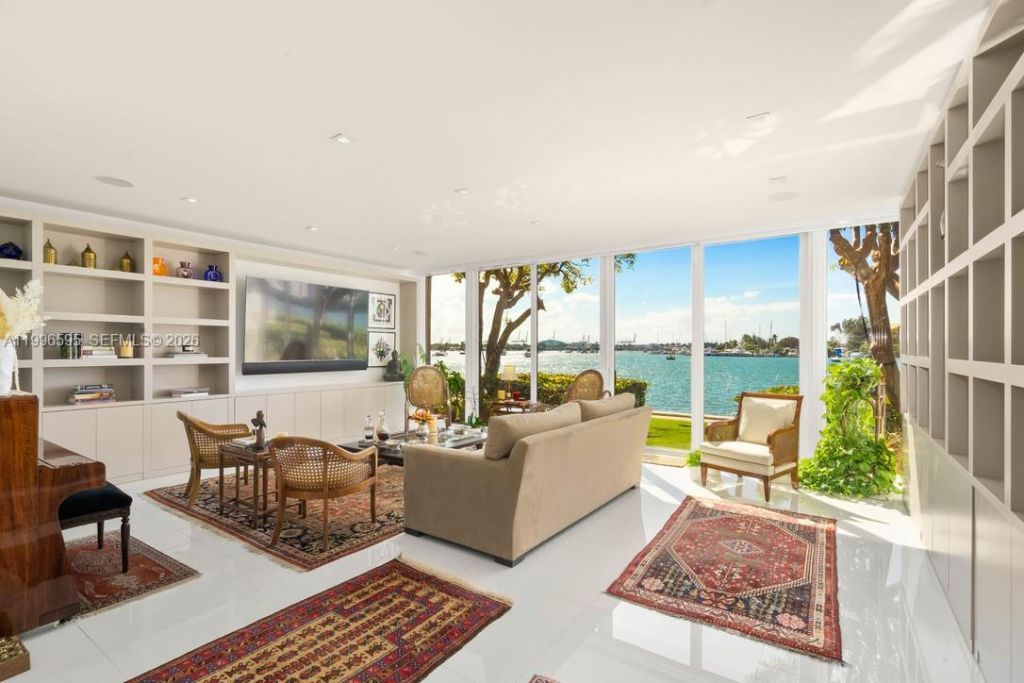 1000 Venetian Way , Unit 105, Miami, FL 33139 Photo