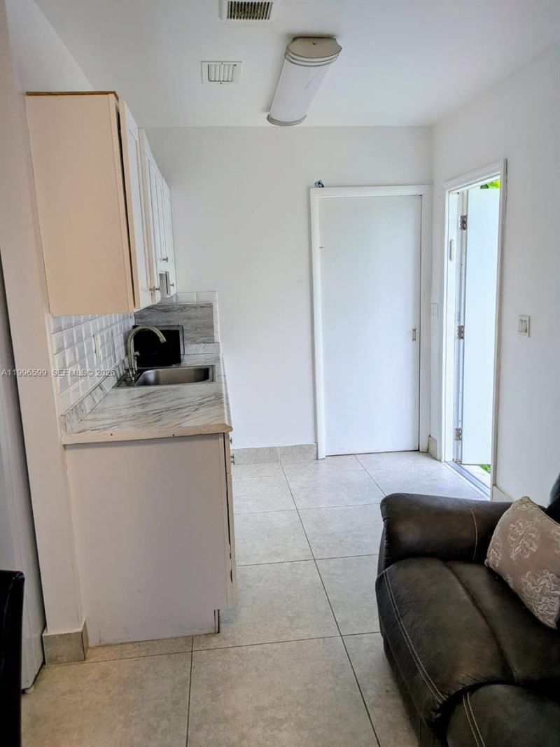 2116 Monroe Ter, Hollywood, FL 33020 Photo