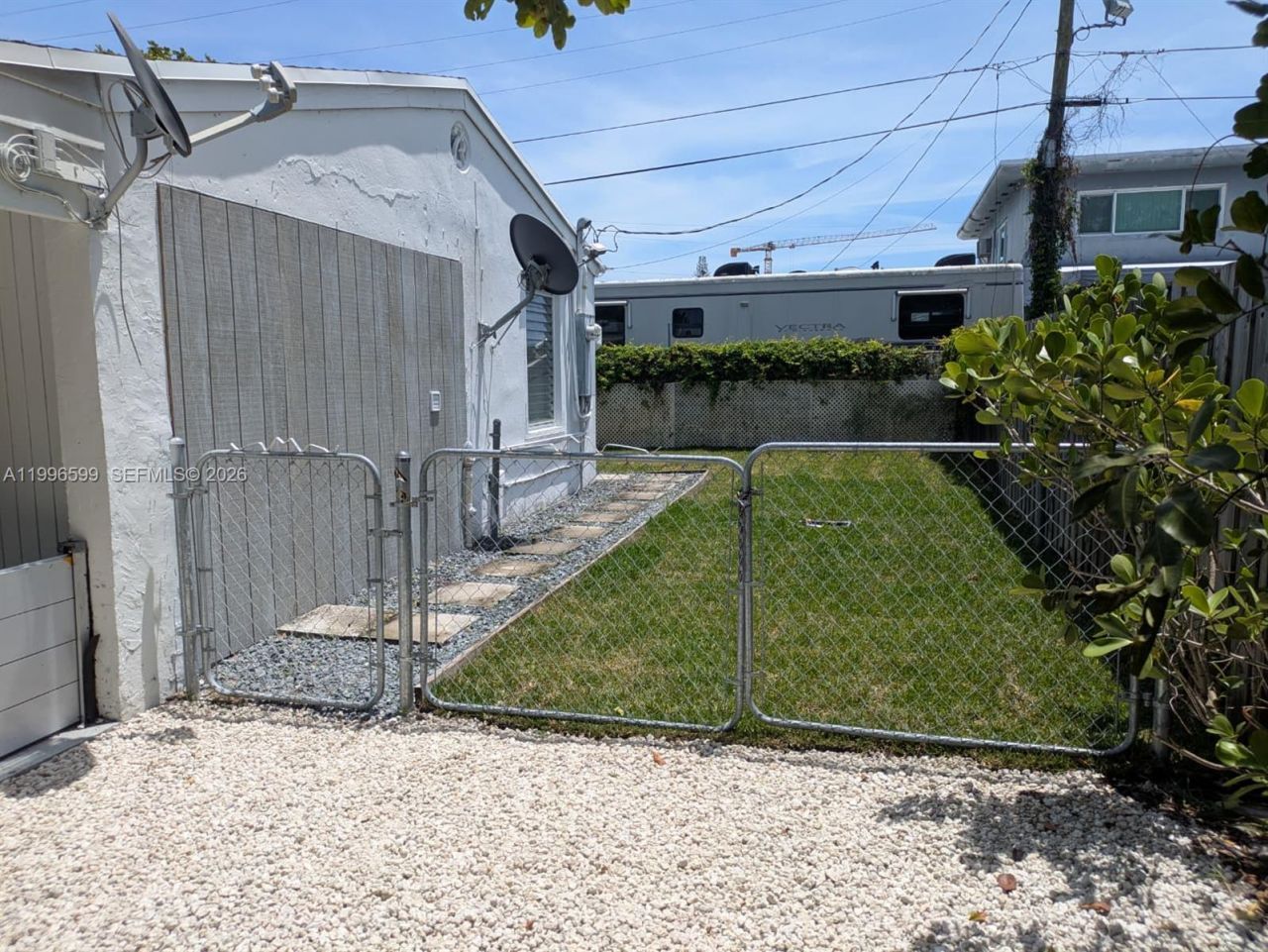 2116 Monroe Ter, Hollywood, FL 33020 Photo