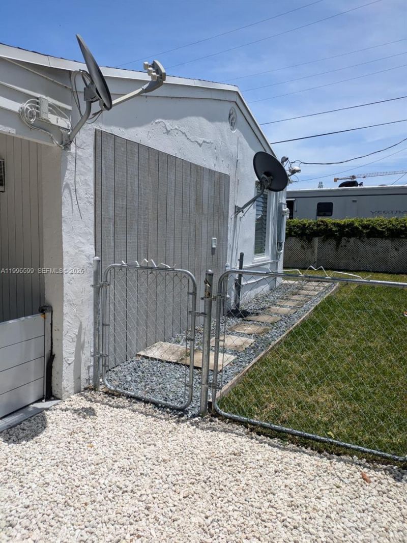 2116 Monroe Ter, Hollywood, FL 33020 Photo