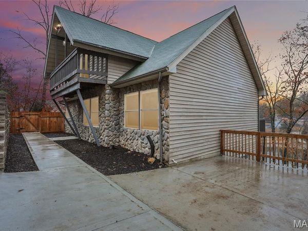 1357 S Lake Sherwood Drive , Marthasville, MO 63357