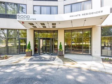5000 Town Center, Southfield, MI 48075