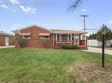 3627 Norwood Drive, Trenton, MI 48183