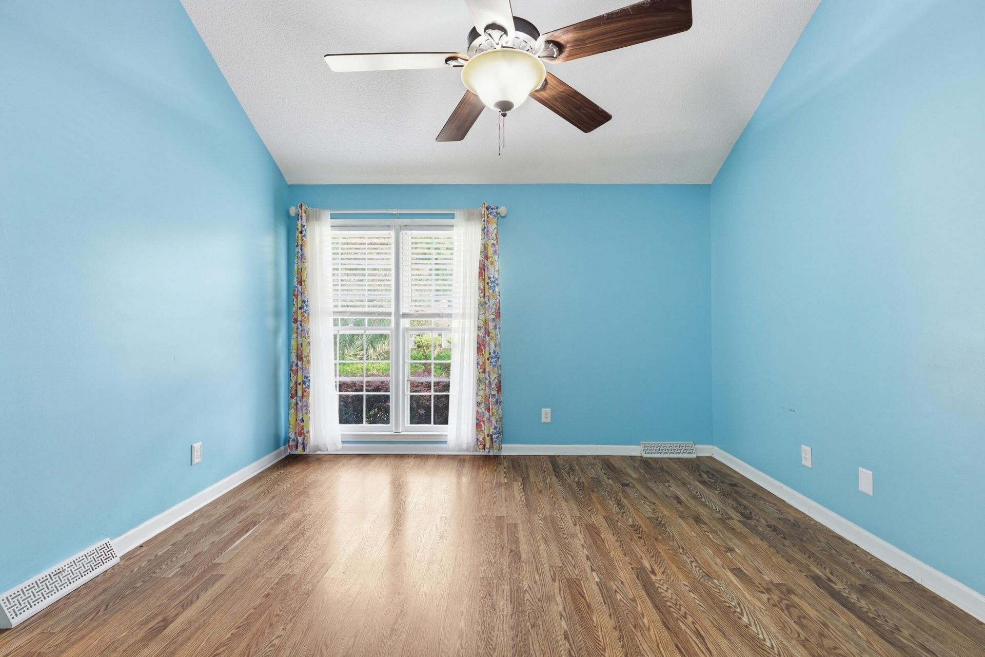 122 Southwold Circle Photo 11