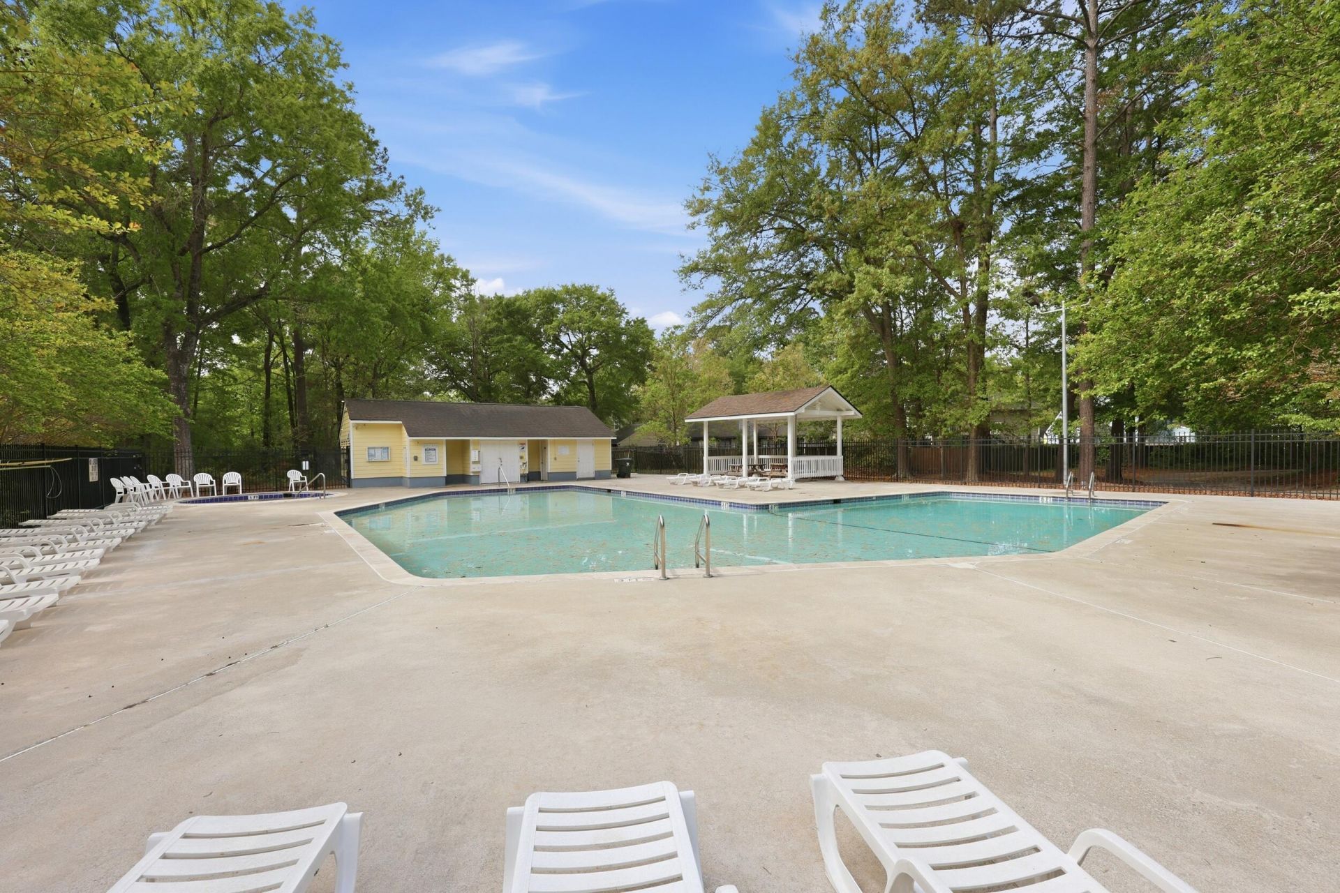 122 Southwold Circle Photo 30