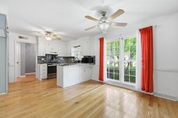 122 Southwold Circle photo 4