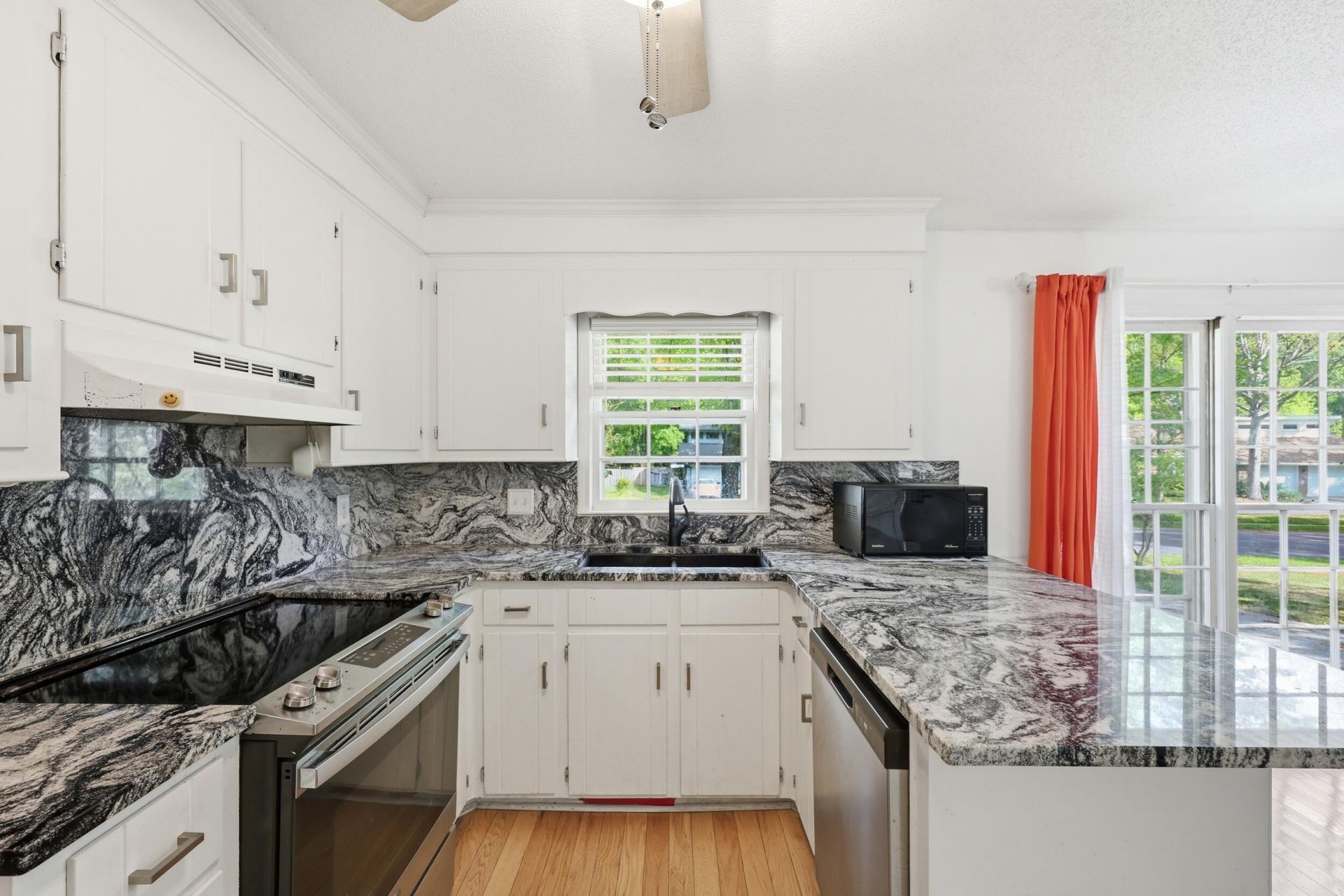 122 Southwold Circle Photo 9