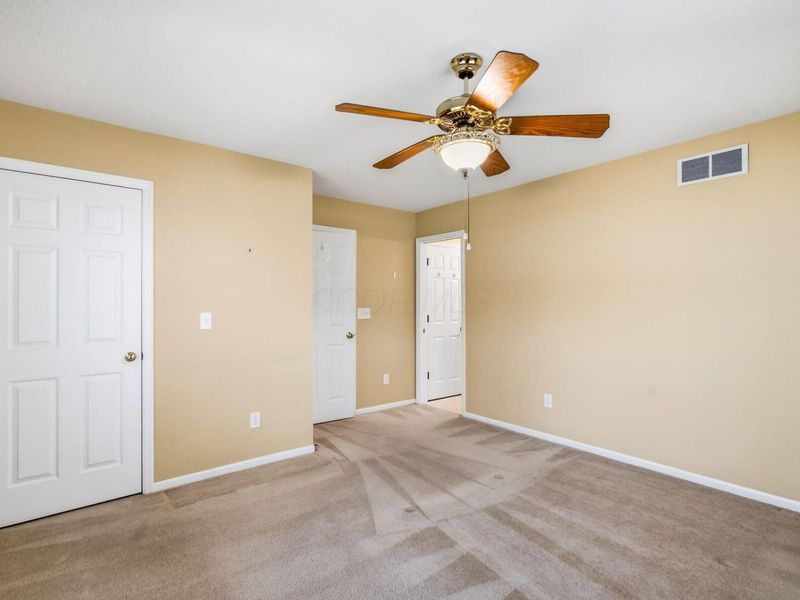 31 BERKSHIRE COMMONS Drive, Westerville, OH 43082 Photo 18