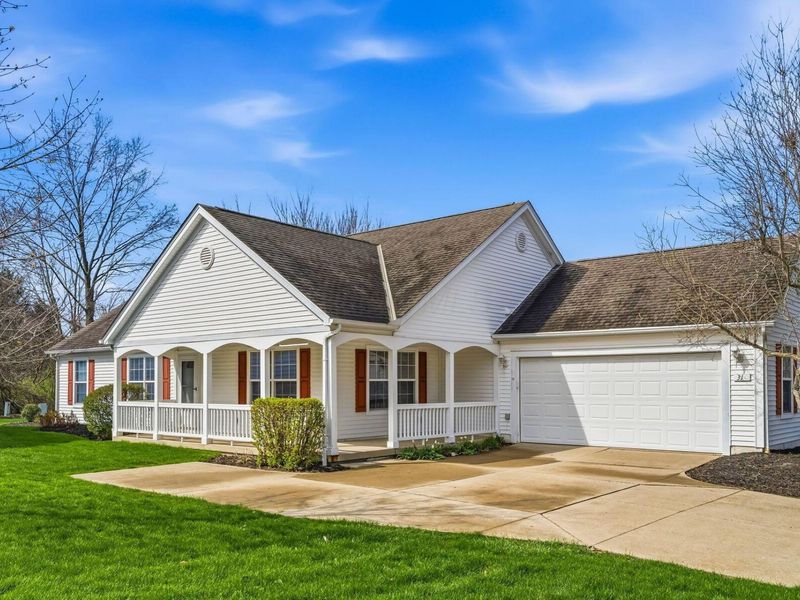 31 BERKSHIRE COMMONS Drive, Westerville, OH 43082 Photo 2