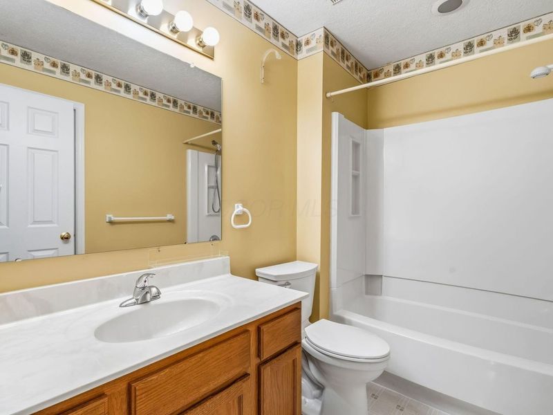 31 BERKSHIRE COMMONS Drive, Westerville, OH 43082 Photo 21