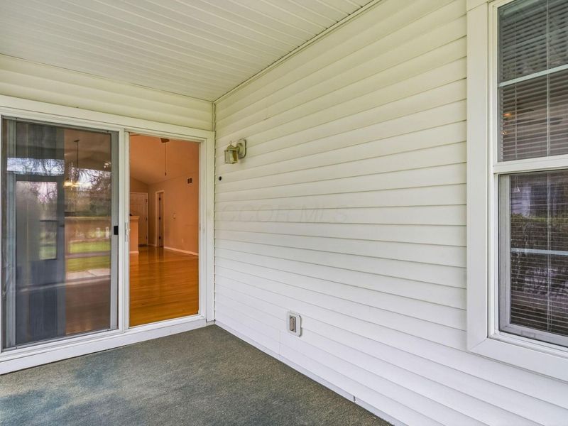 31 BERKSHIRE COMMONS Drive, Westerville, OH 43082 Photo 23