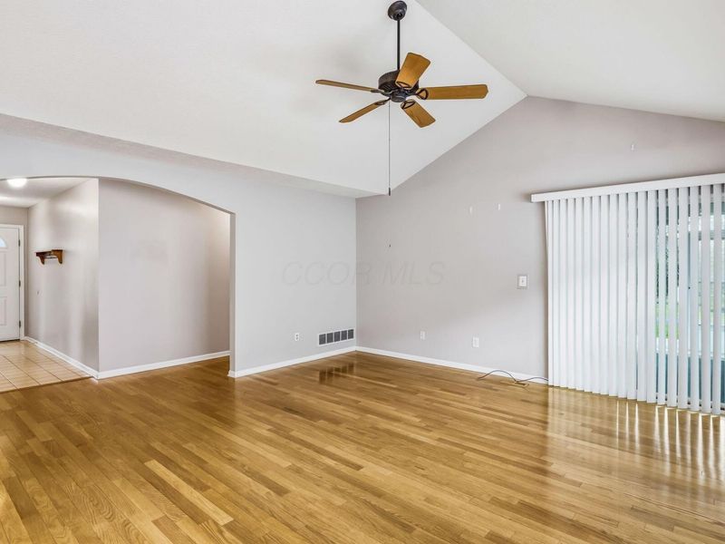 31 BERKSHIRE COMMONS Drive, Westerville, OH 43082 Photo 3