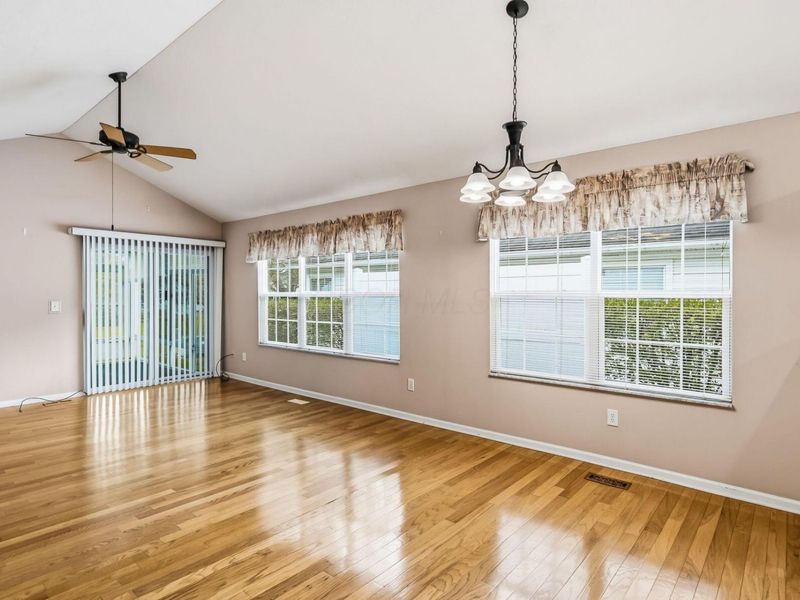 31 BERKSHIRE COMMONS Drive, Westerville, OH 43082 Photo 4