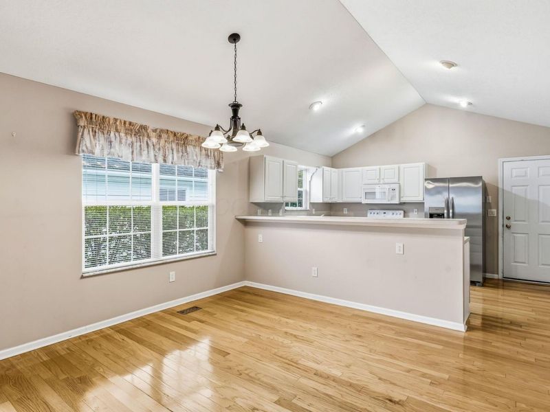 31 BERKSHIRE COMMONS Drive, Westerville, OH 43082 Photo 5