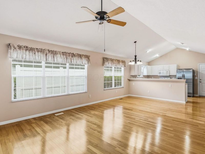 31 BERKSHIRE COMMONS Drive, Westerville, OH 43082 Photo 6