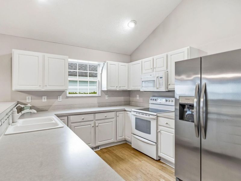 31 BERKSHIRE COMMONS Drive, Westerville, OH 43082 Photo 9