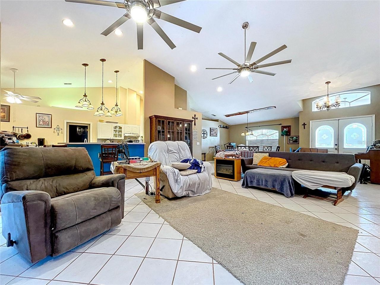 8402 Southwood Pines Street, Lithia, FL 33547 Photo