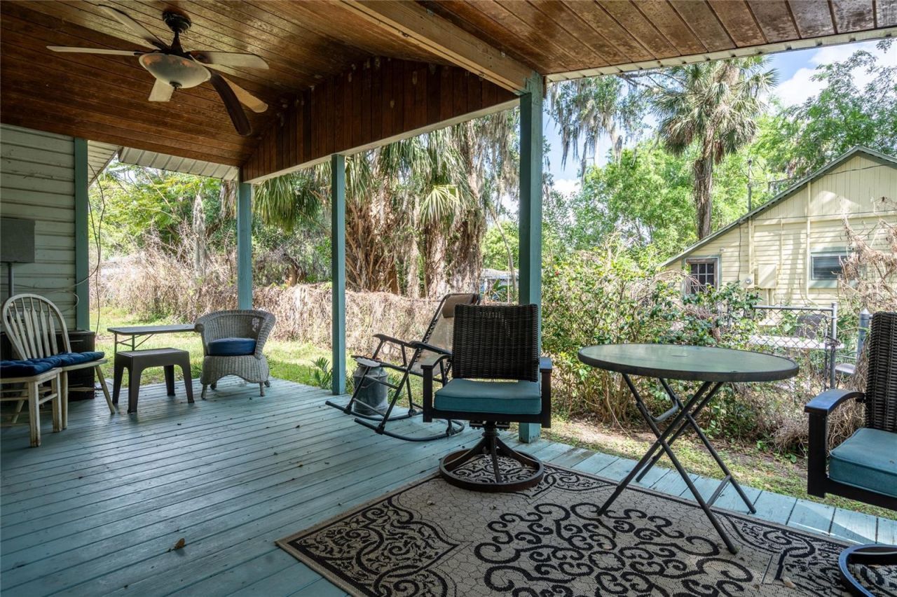 5560 Park Avenue, De Leon Springs, FL 32130 Photo