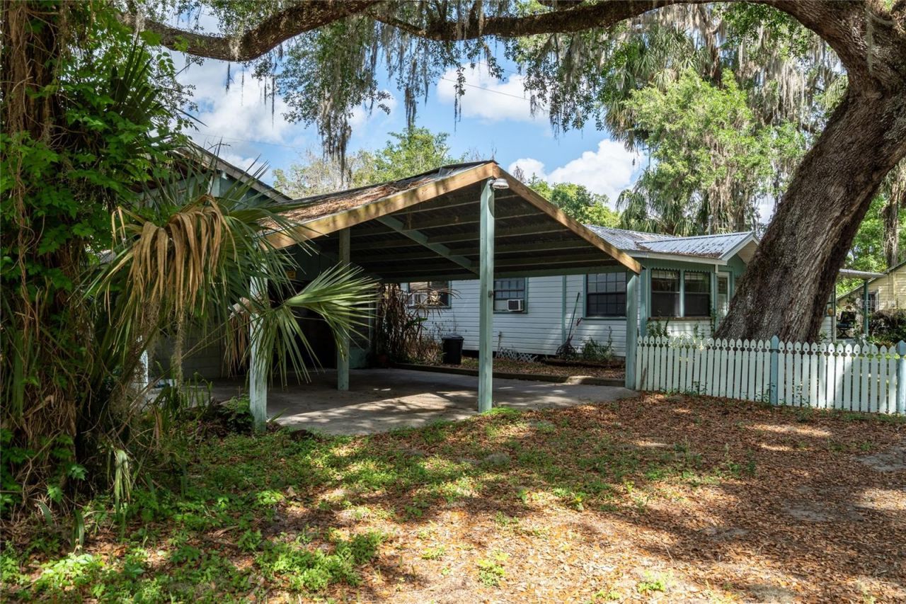 5560 Park Avenue, De Leon Springs, FL 32130 Photo